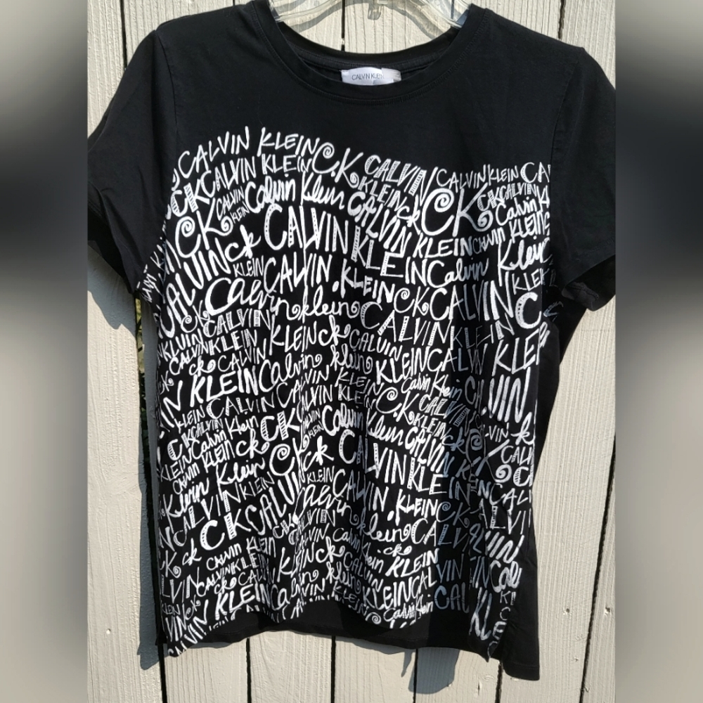 Calvin Klein graphic t-shirt, size large